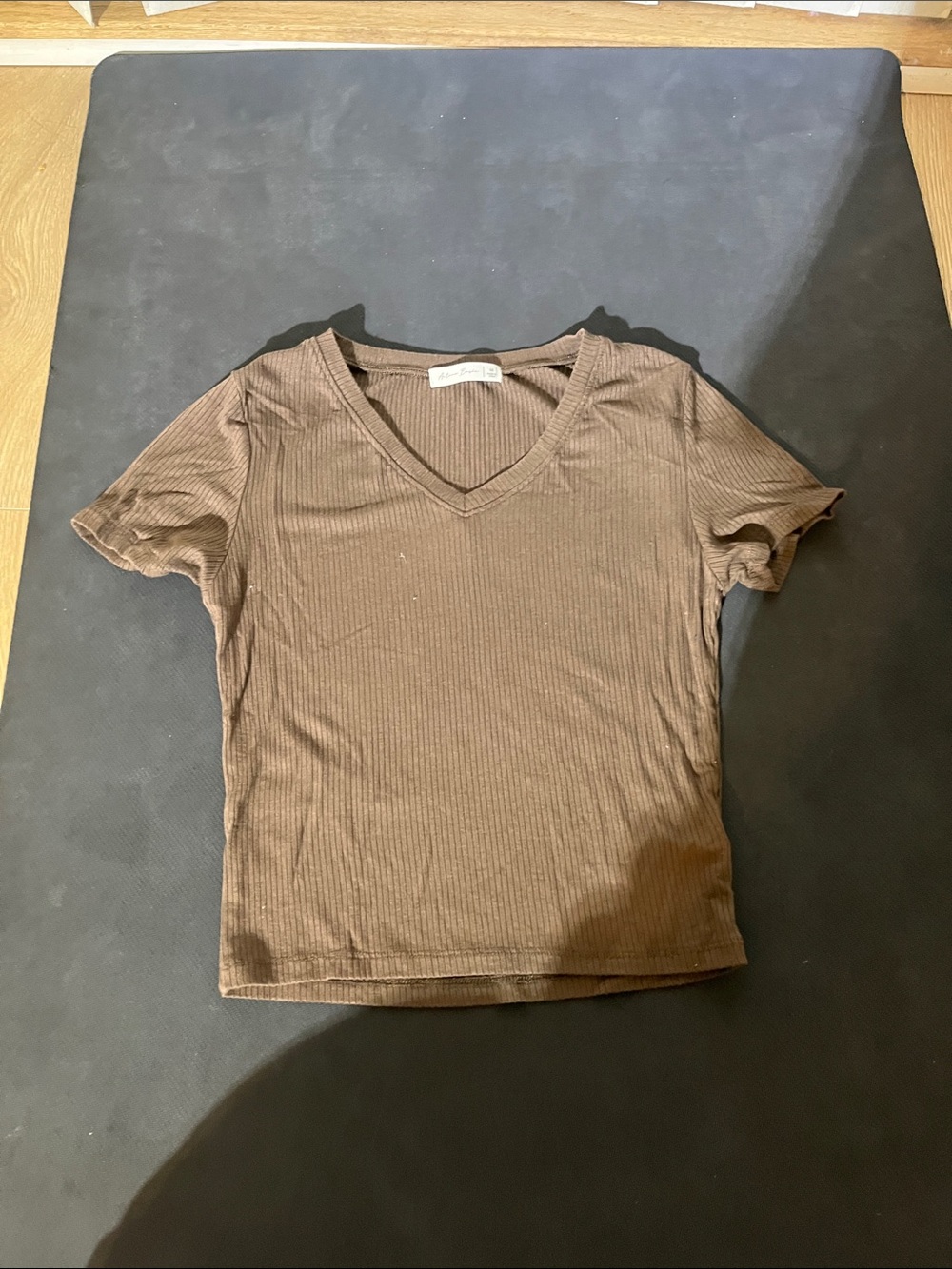 Active Basic Ribbed V-Neck Short Sleeve Tee - Brown